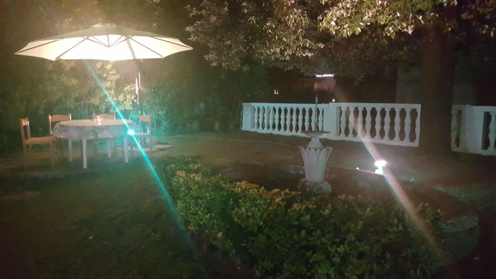 Garden Suite Генуя Экстерьер фото